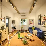 Rustic 1 Bedroom Apt W Cozy Backyard In City Center By Sea N\' Rent