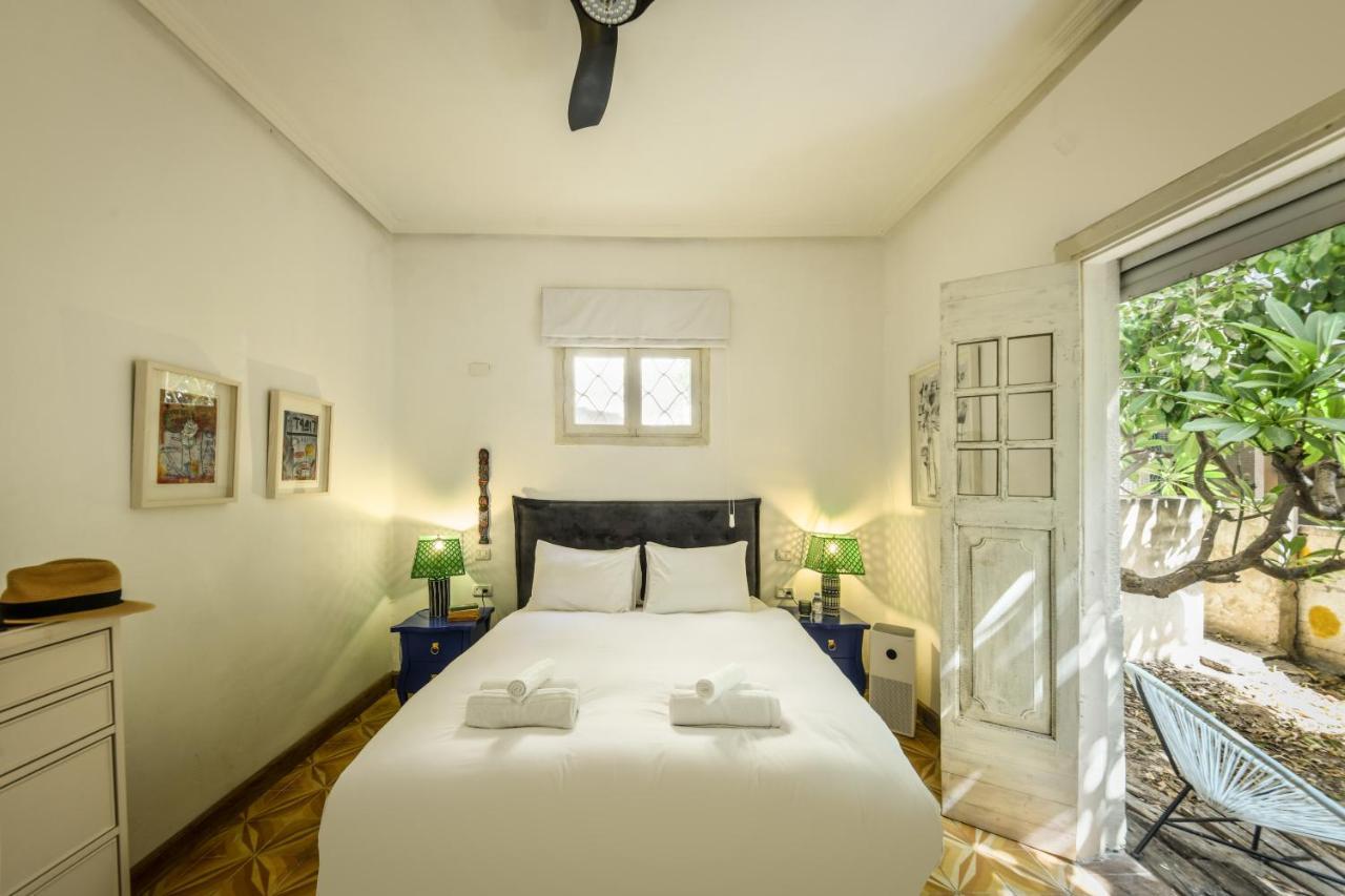 Rustic 1 Bedroom W Cozy Backyard In Center By Sea N' Rent *