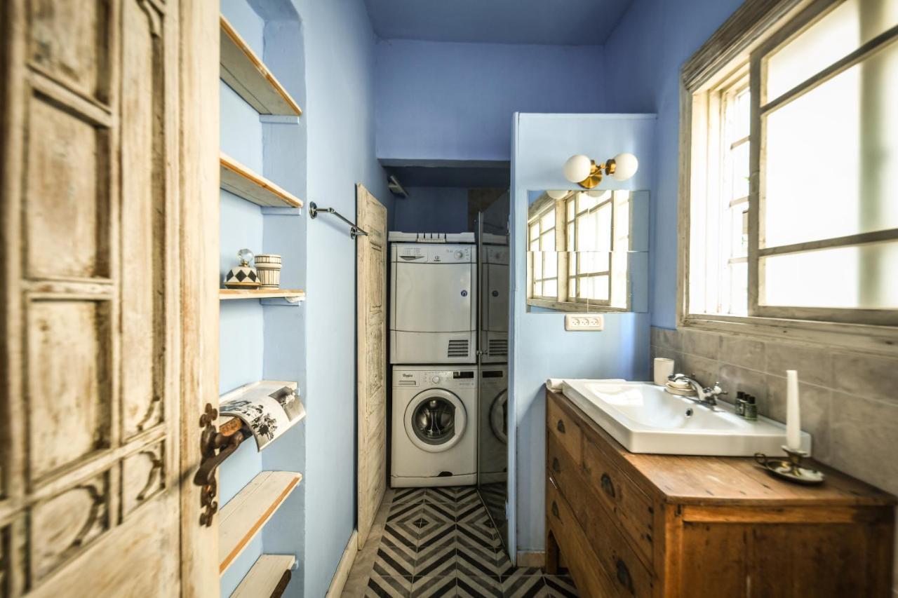 Rustic 1 Bedroom W Cozy Backyard In Center By Sea N' Rent Apartment *