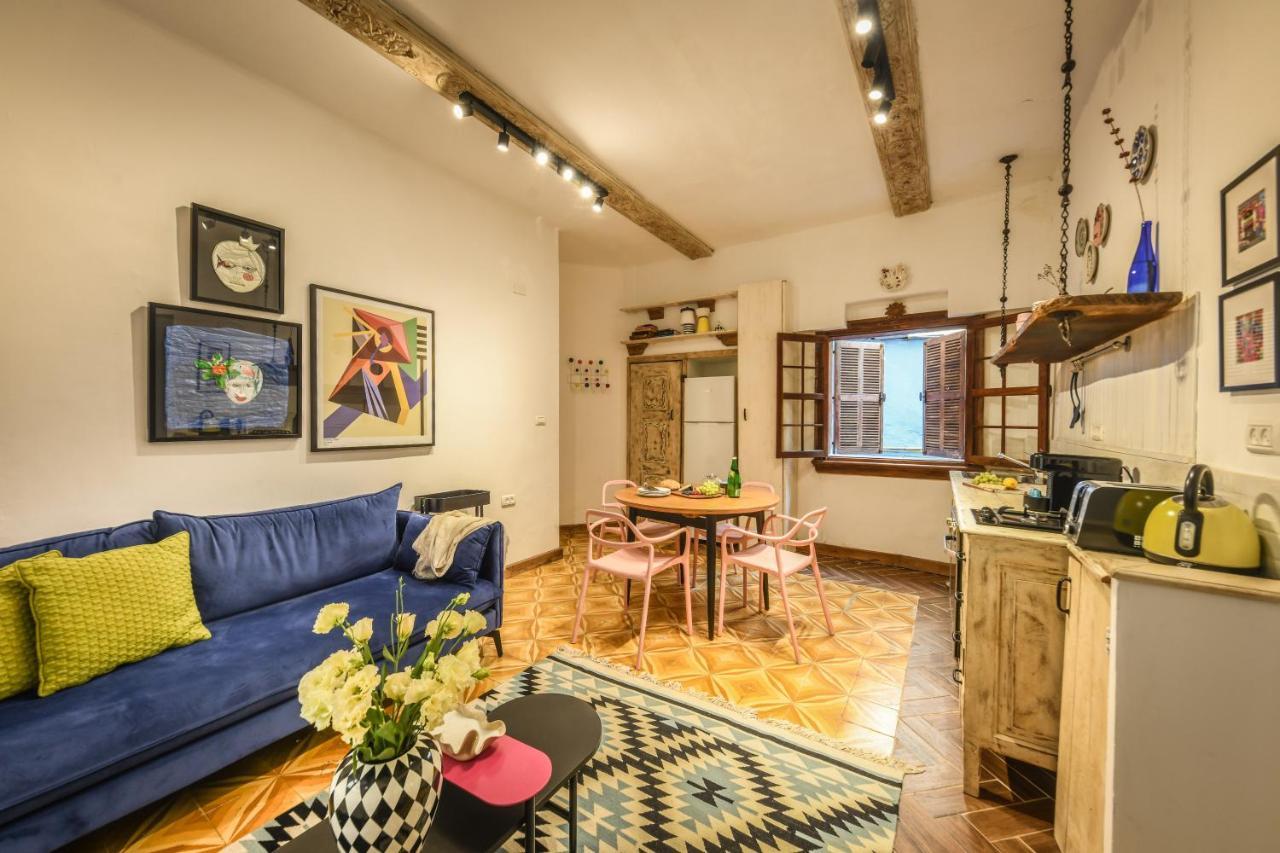 Rustic 1 Bedroom W Cozy Backyard In Center By Sea N' Rent Tel Aviv